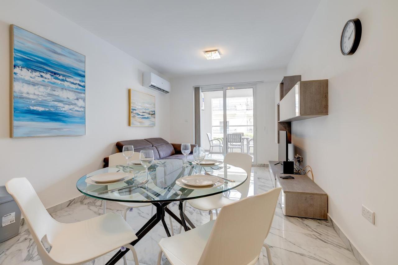 Modern Apartment Steps To St George'S Bay Saint Julian's Exterior photo